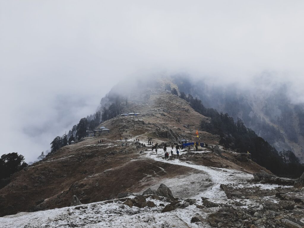 triund-trek-winter